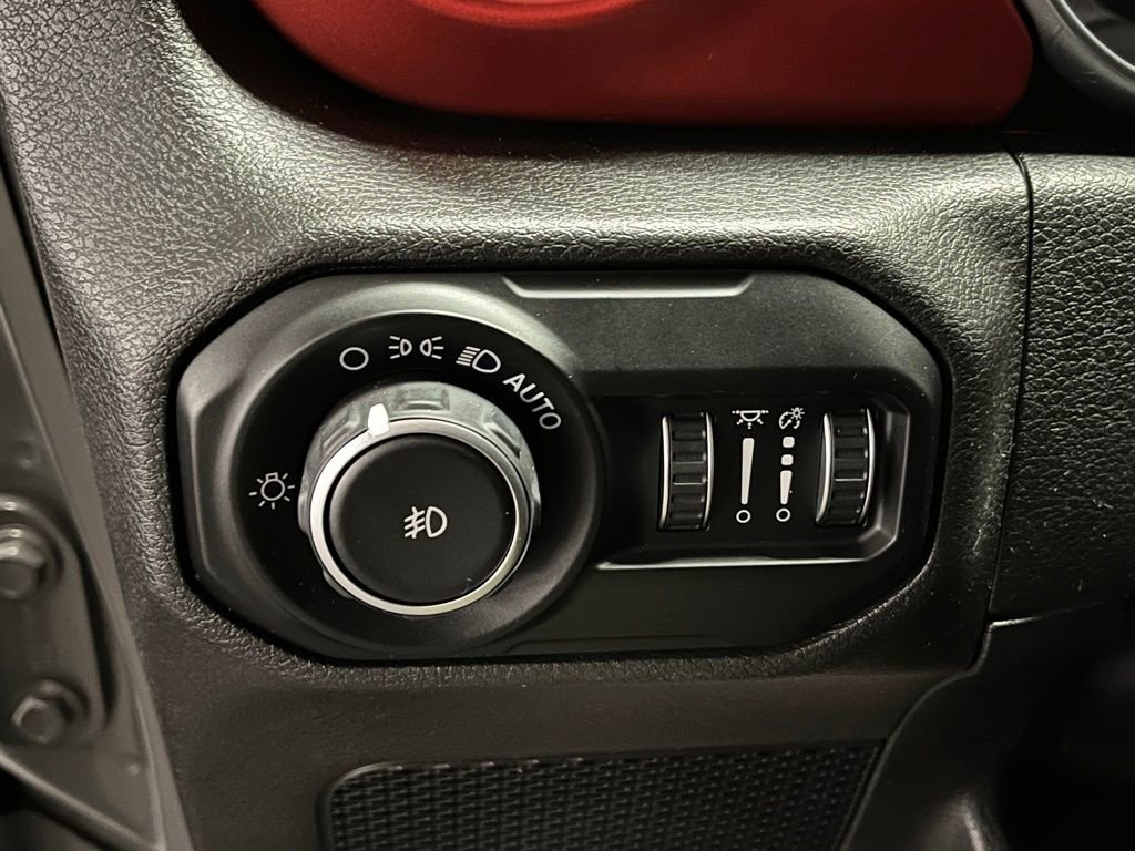 Used 2018 Jeep Wrangler Unlimited Rubicon w/ Dual Top Group image 13