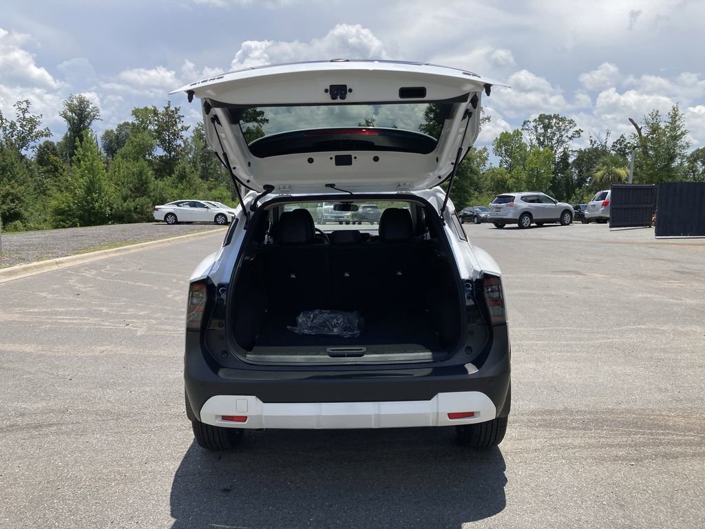 New 2025 Nissan Kicks SR image 36