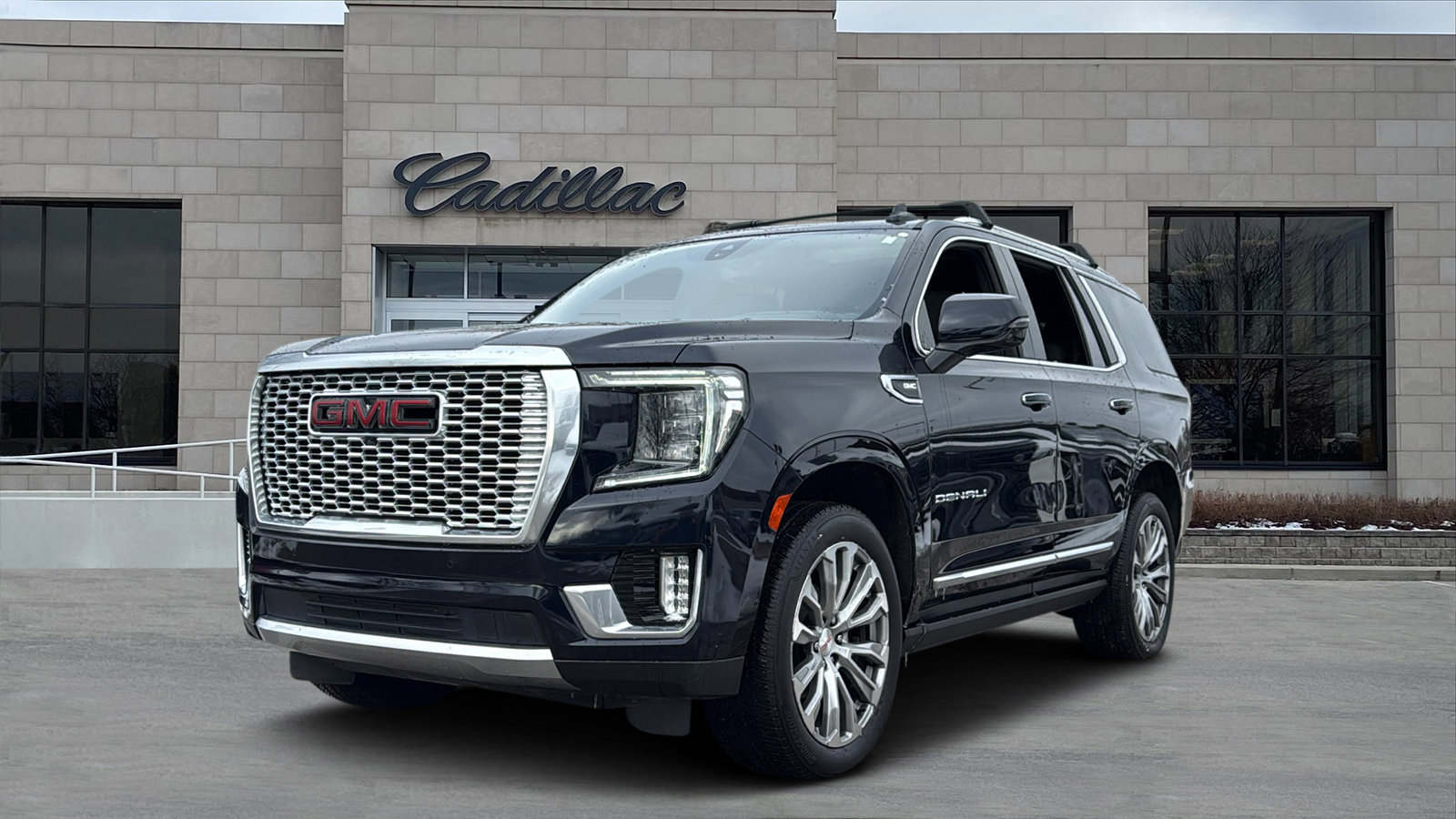 Used 2021 GMC Yukon Denali w/ Denali Premium Package image 5