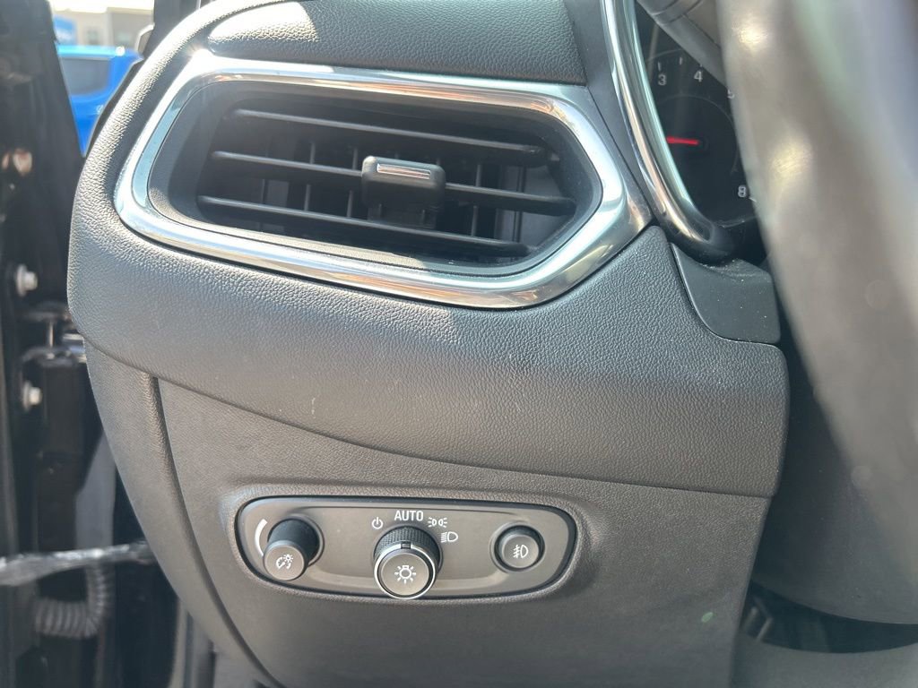 Used 2020 Chevrolet Equinox LT w/ Driver Convenience Package image 19