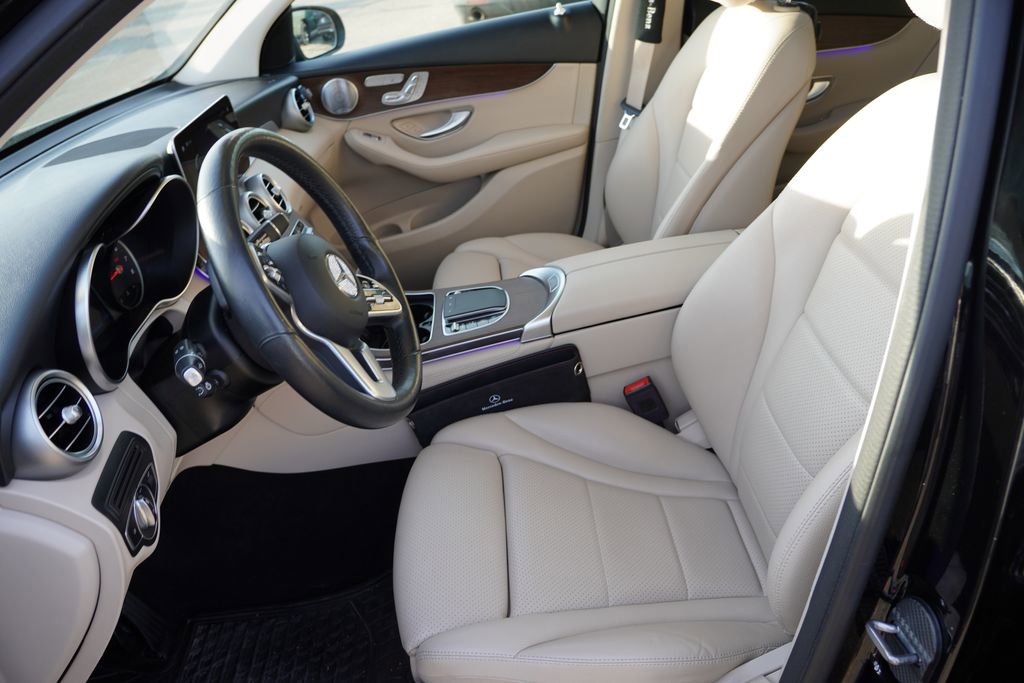 Used 2020 Mercedes-Benz GLC 300 4MATIC image 4