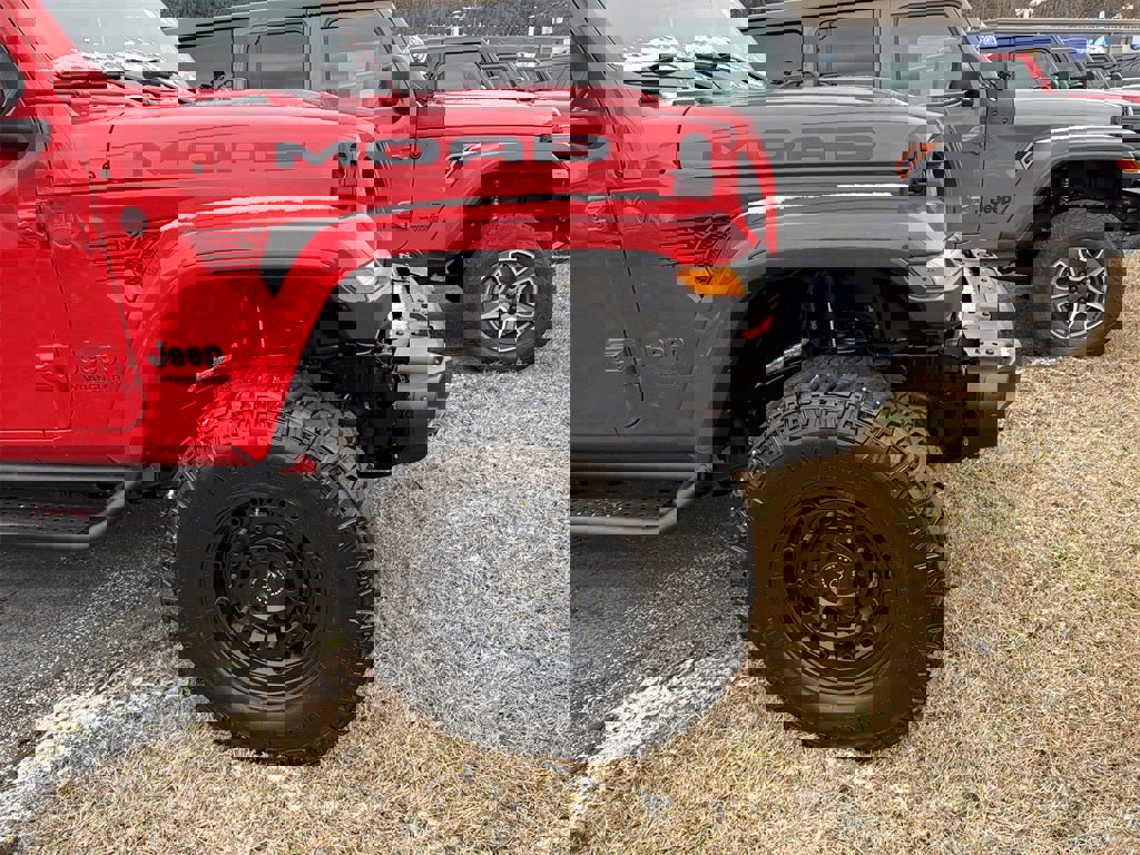 Used 2019 Jeep Wrangler Unlimited Sahara w/ Quick Order Package 24M Moab image 2