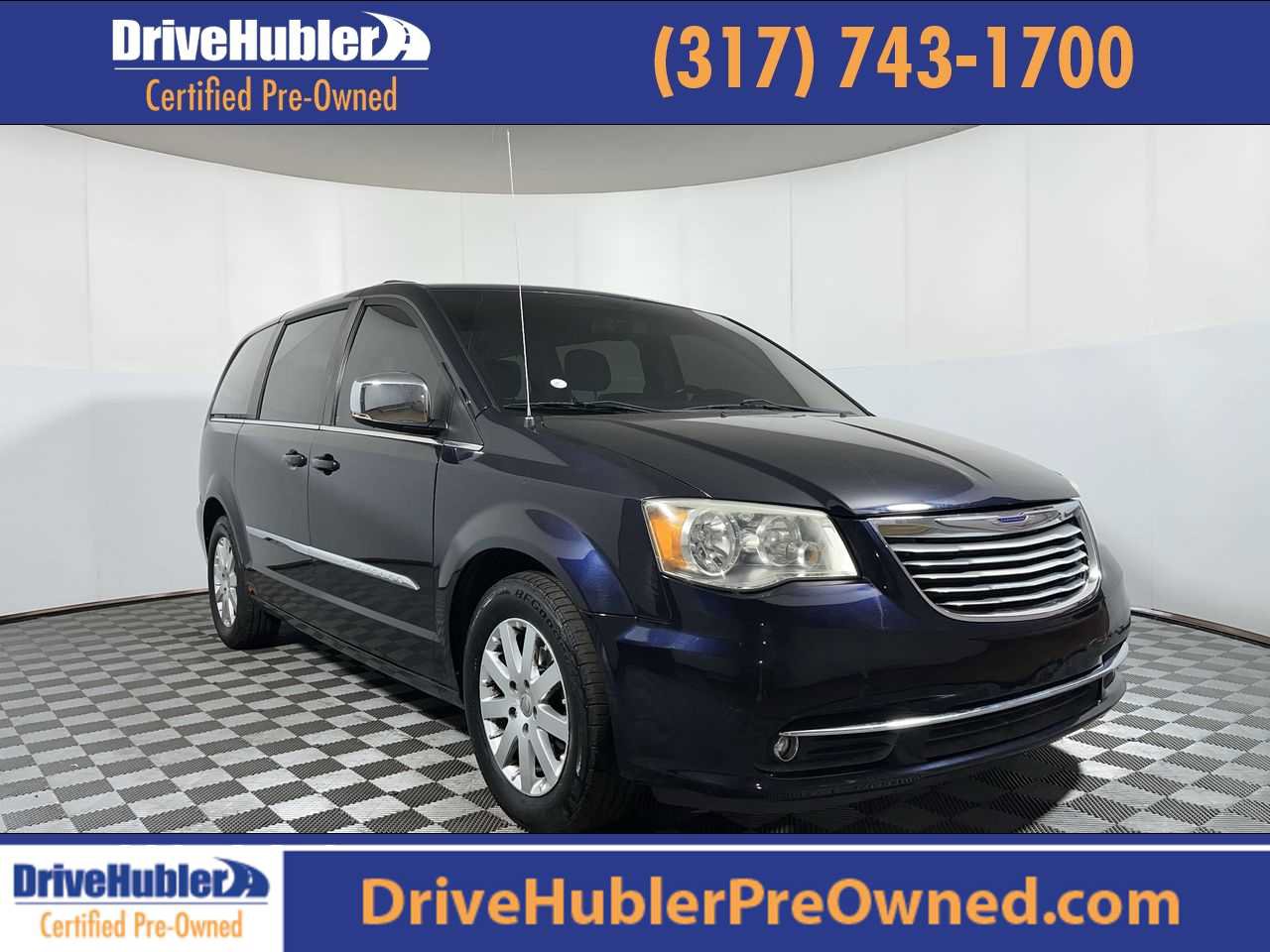 Used 2011 Chrysler Town & Country Touring-L w/ Entertainment Group #2 FWD image 1