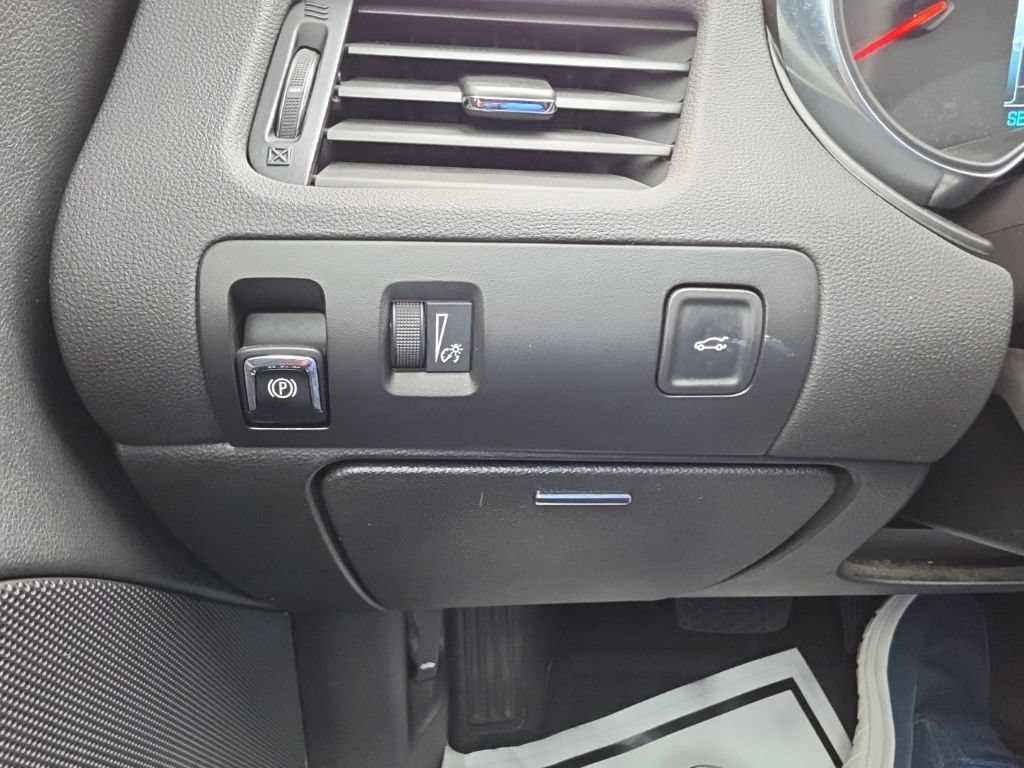 Certified 2015 Chevrolet Impala LT FWD image 9