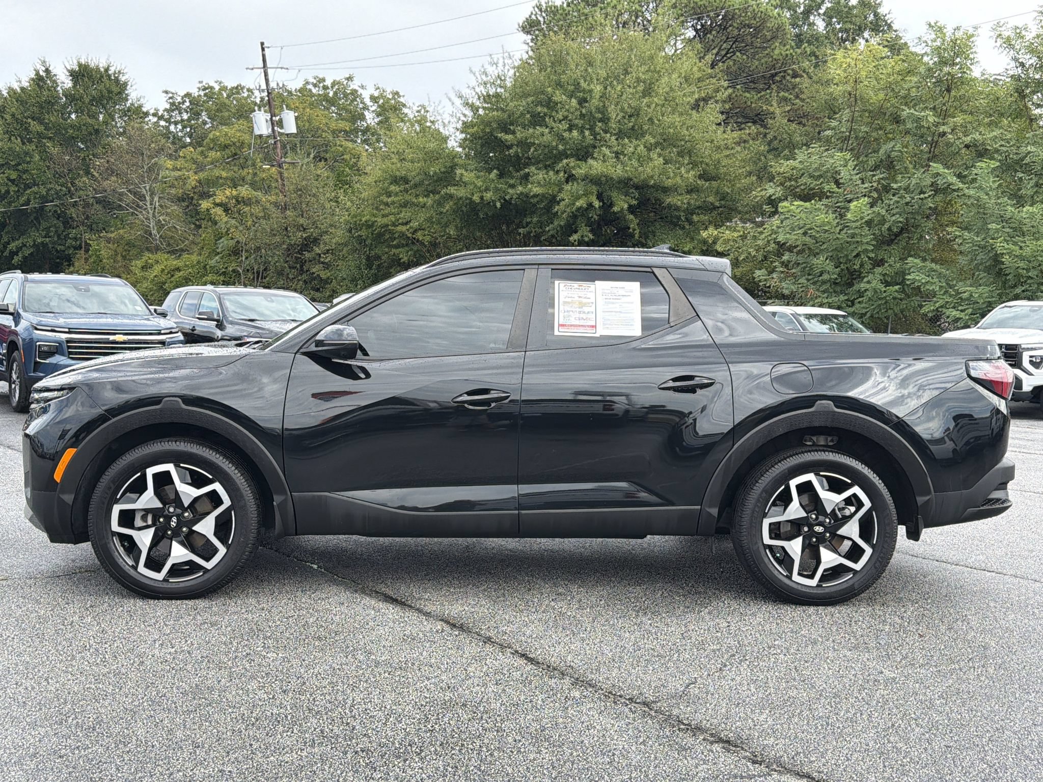 Used 2023 Hyundai Santa Cruz Limited AWD/4WD image 2