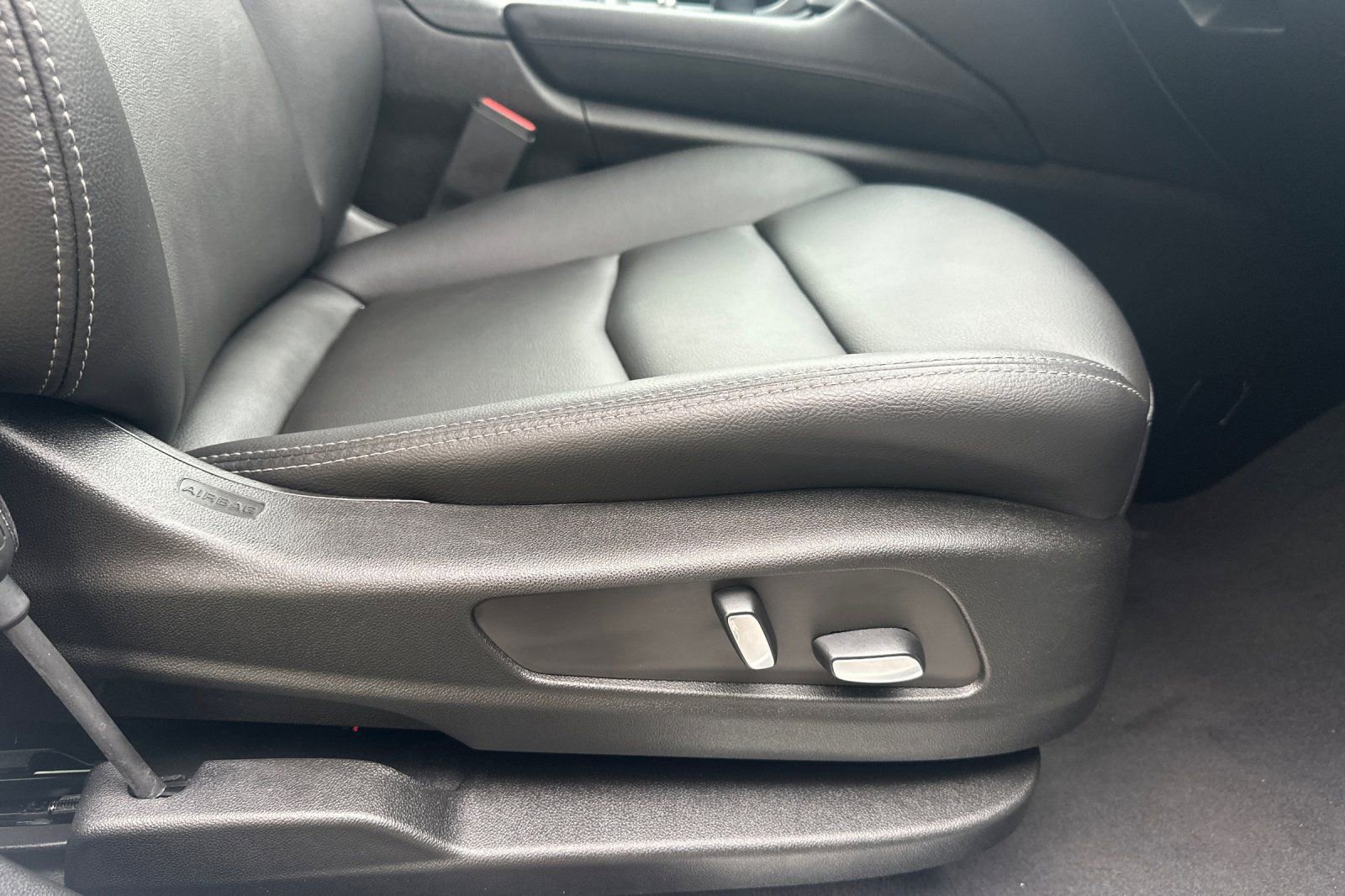 Used 2022 Cadillac XT5 Luxury image 24