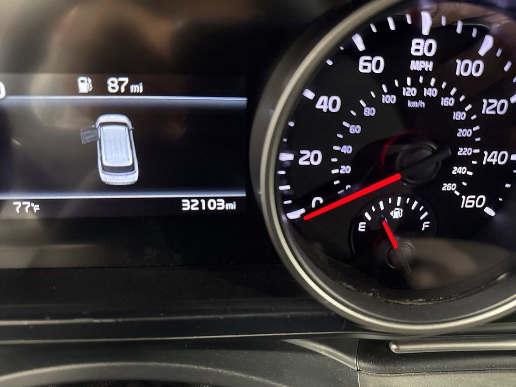 Used 2022 Kia Carnival LX image 33