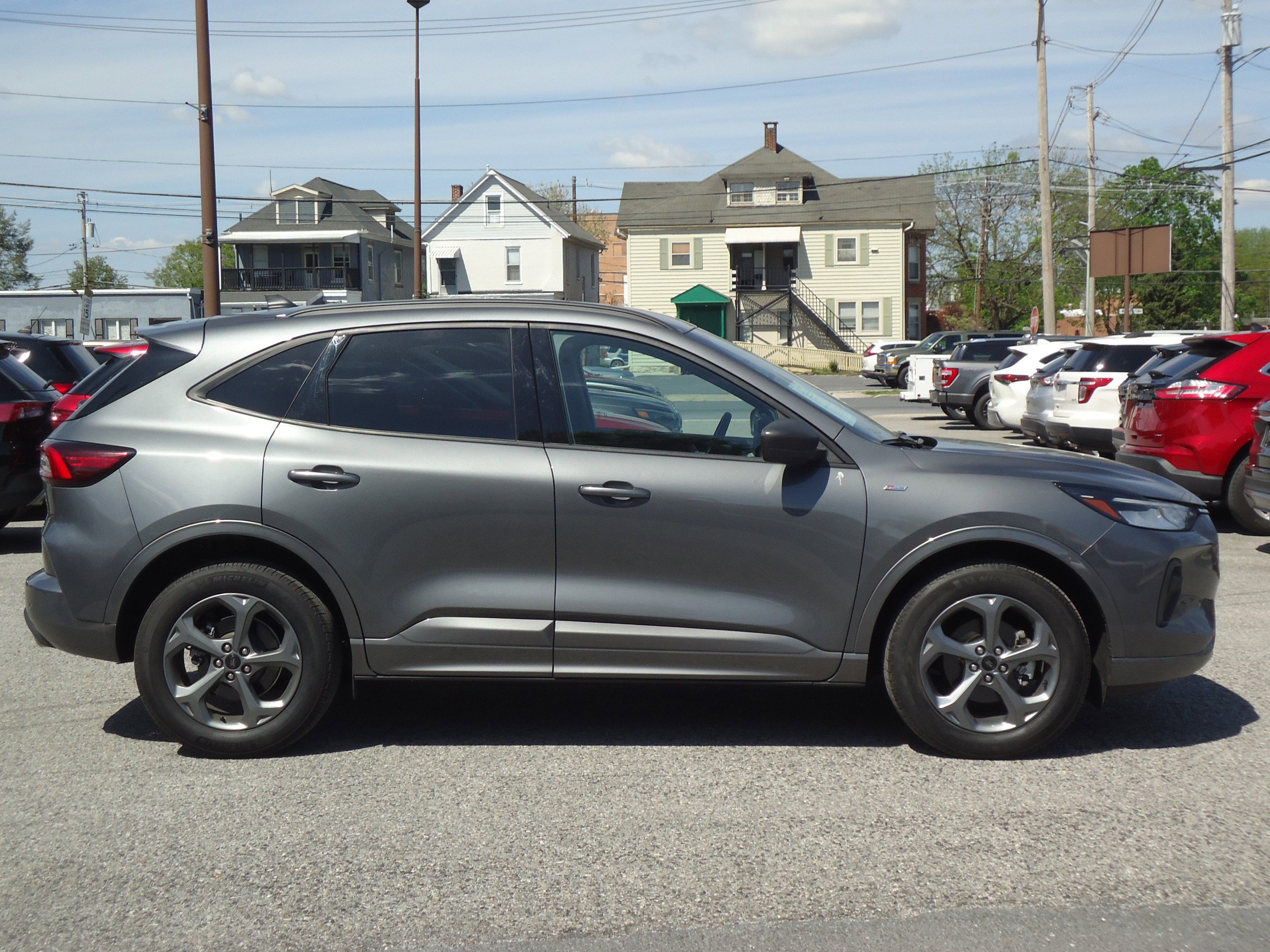 Used 2023 Ford Escape ST-Line w/ Tech Pack #1 AWD/4WD image 2