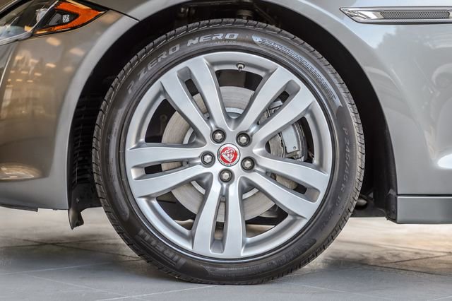 Used 2017 Jaguar XJ L Portfolio image 14