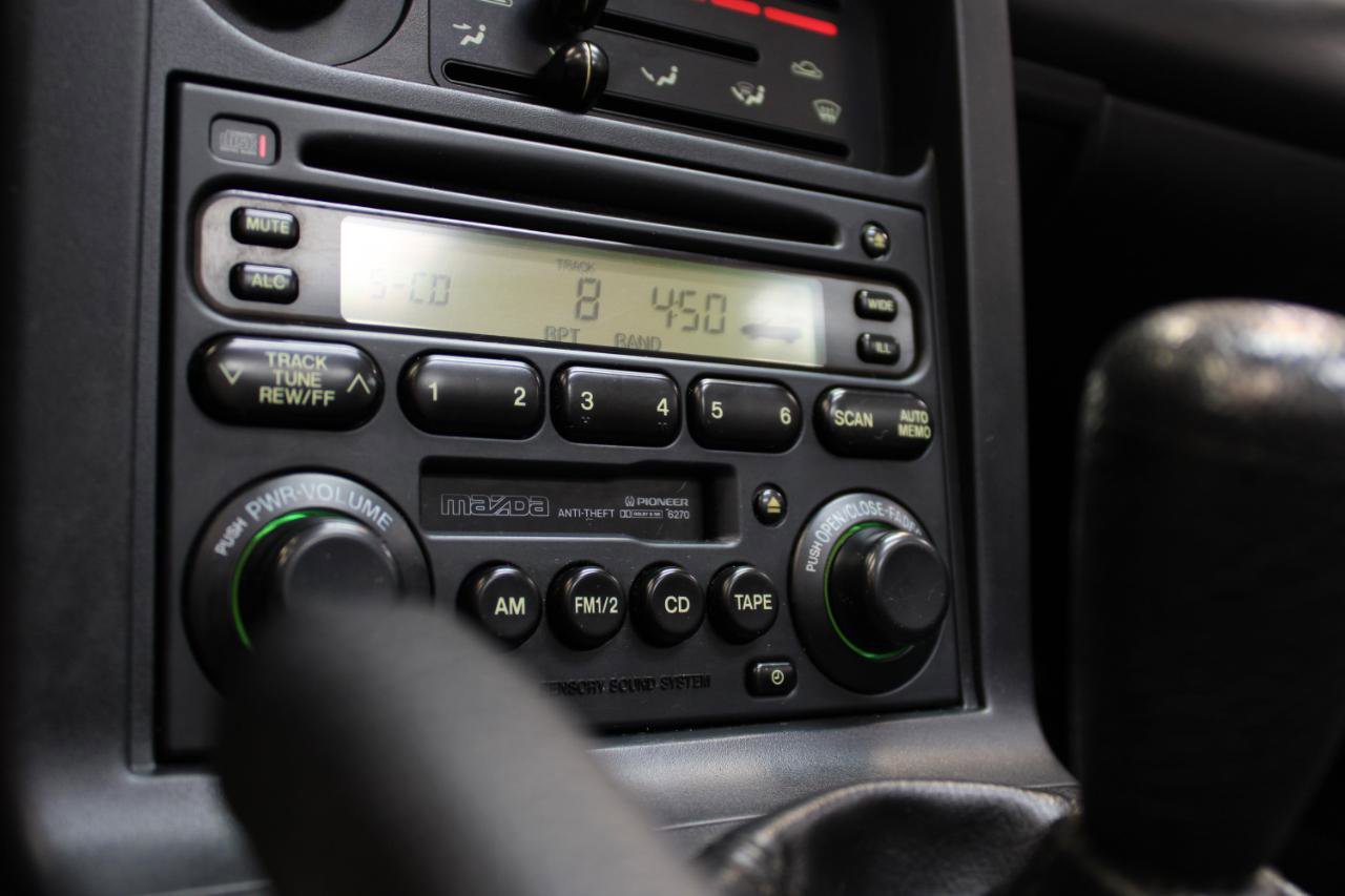 Used 1996 MAZDA MX-5 Miata image 24