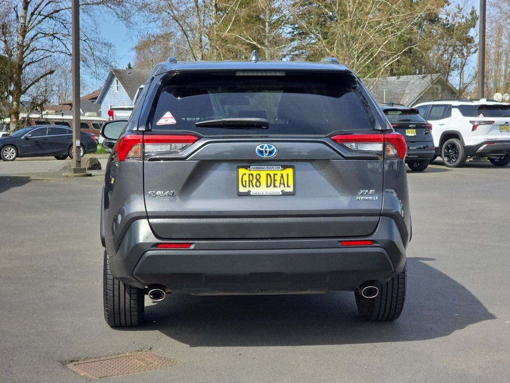 Used 2021 Toyota RAV4 XLE Premium AWD/4WD image 8