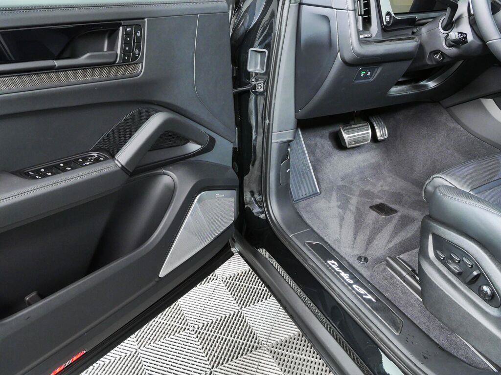 New 2026 Porsche Cayenne Turbo GT AWD/4WD image 8