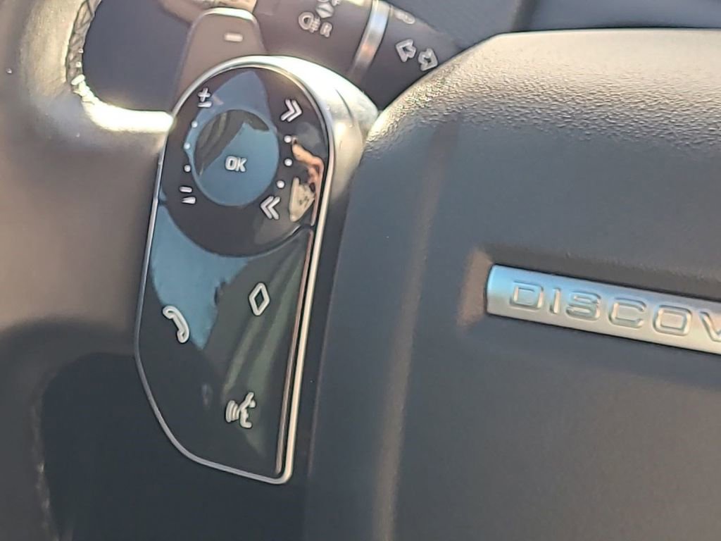 Used 2020 Land Rover Discovery Sport SE R-Dynamic image 33