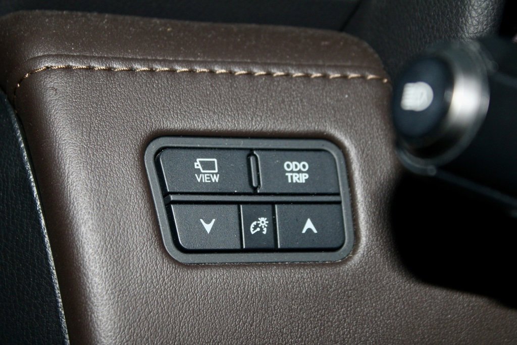 Used 2022 Lexus LX 600 4WD w/ Luxury Package image 13