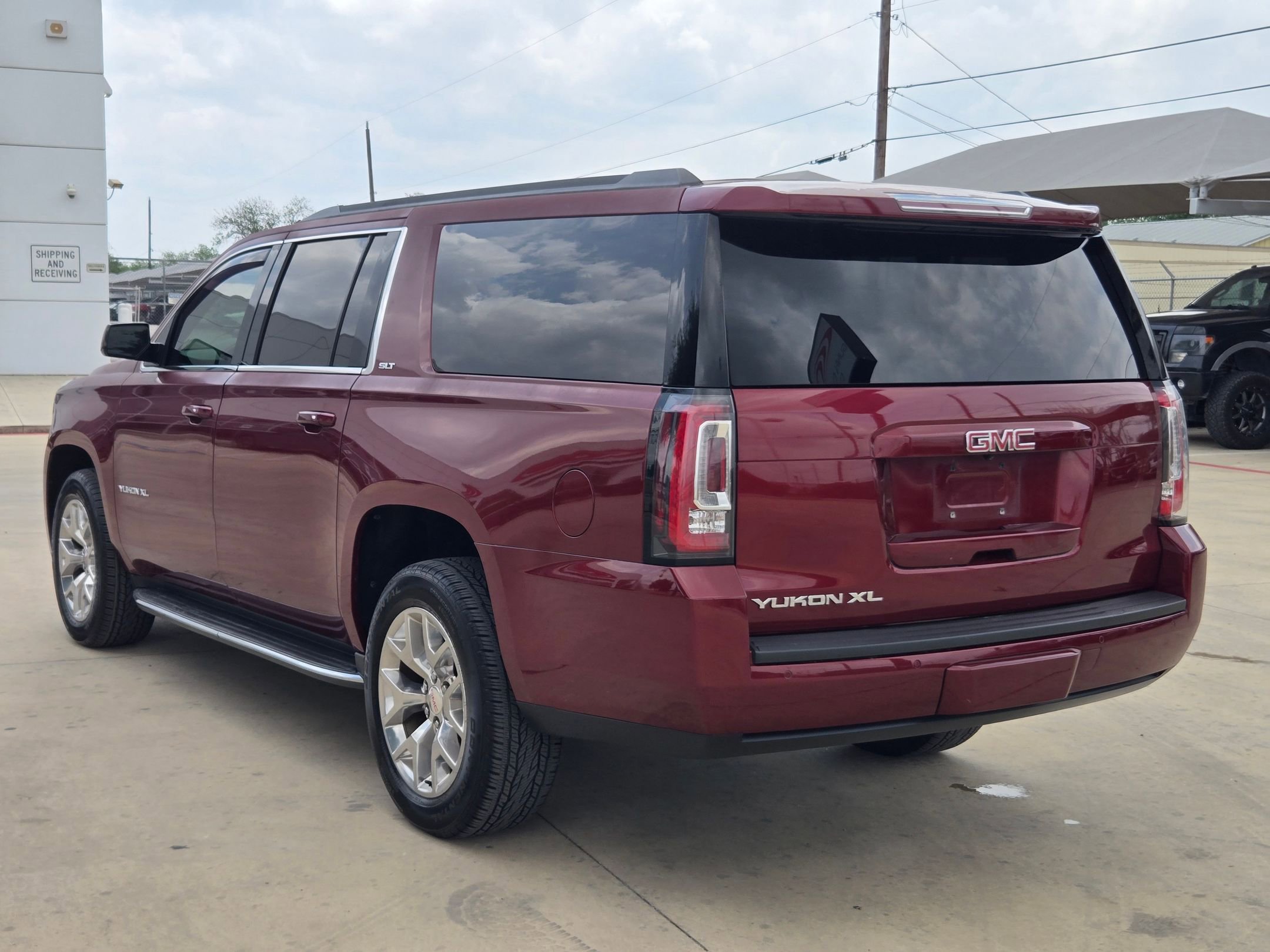 Used 2016 GMC Yukon XL SLT w/ Open Road Package image 5