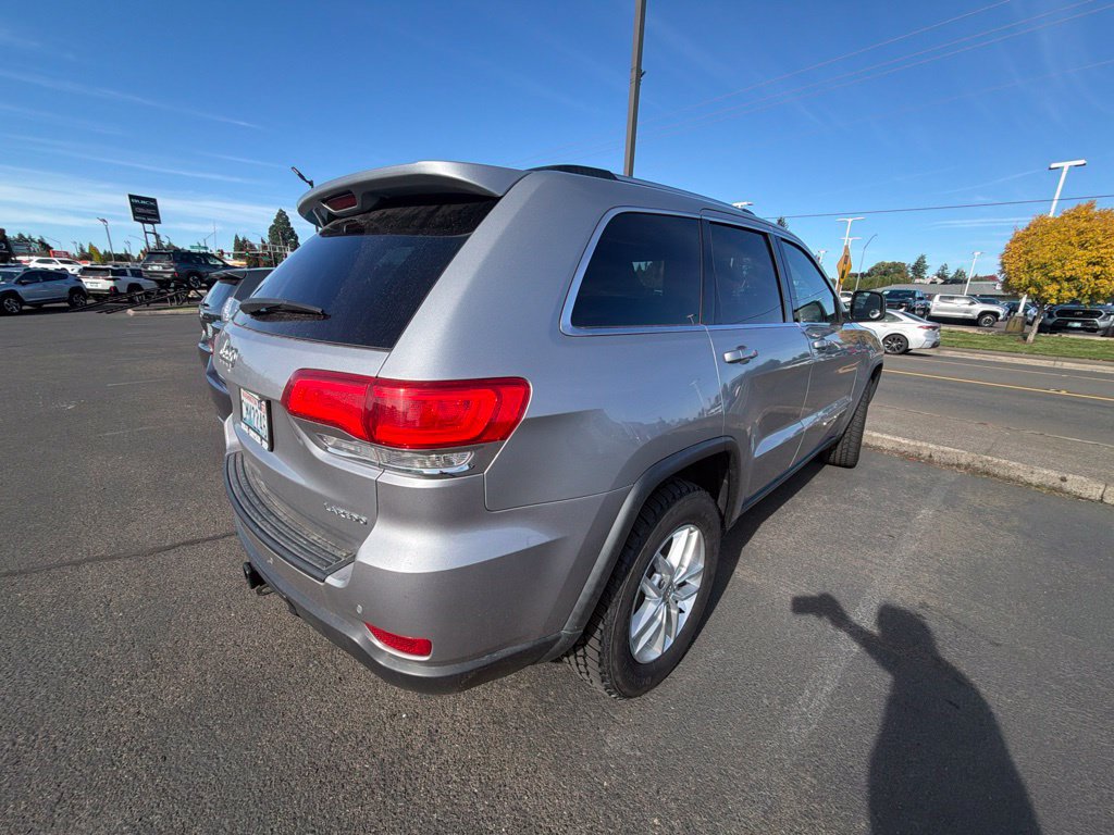 Used 2017 Jeep Grand Cherokee Laredo w/ Quick Order Package 23E AWD/4WD image 3
