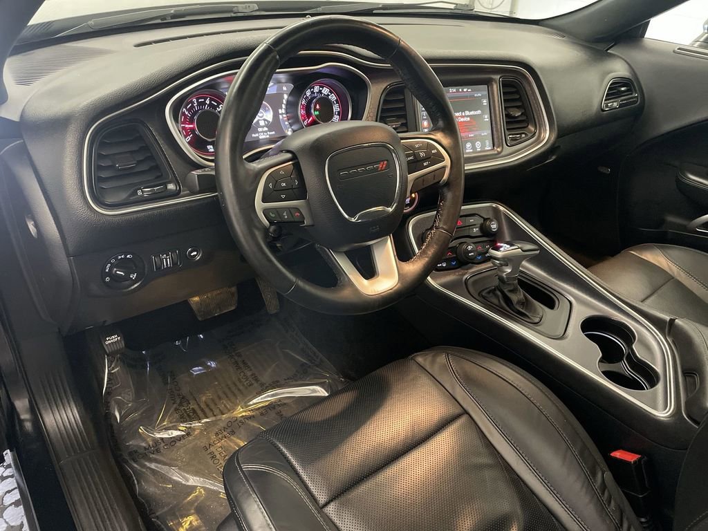 Used 2015 Dodge Challenger SXT Plus image 4