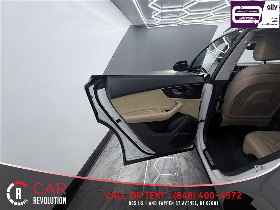 Used 2020 Audi Q8 Prestige w/ Prestige Package AWD/4WD image 31