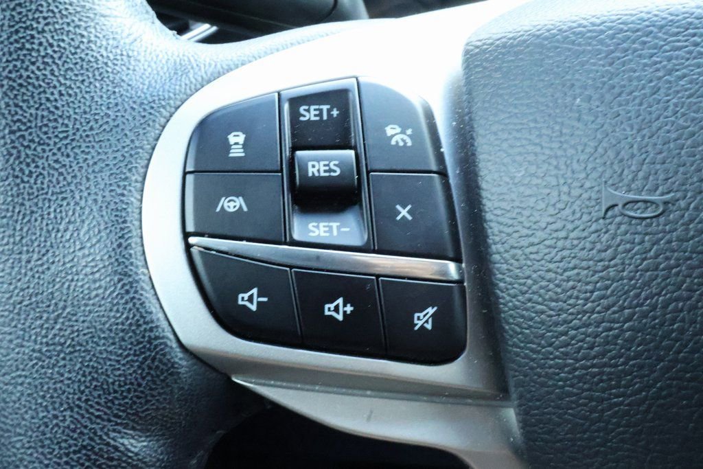 Used 2022 Ford Explorer XLT w/ Equipment Group 202A image 13