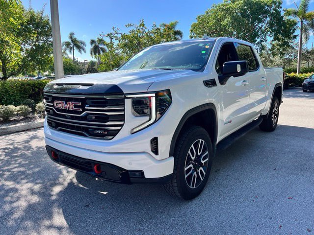 Used 2025 GMC Sierra 1500 AT4 w/ AT4 Premium Package AWD/4WD image 3