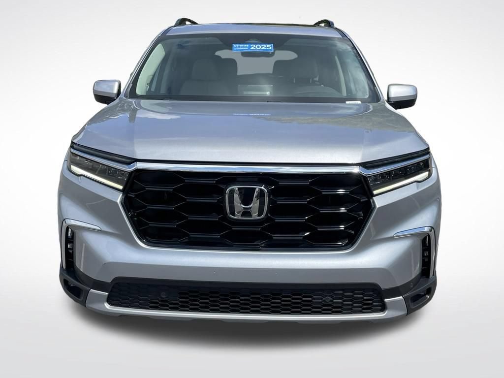 Certified 2025 Honda Pilot Touring image 13