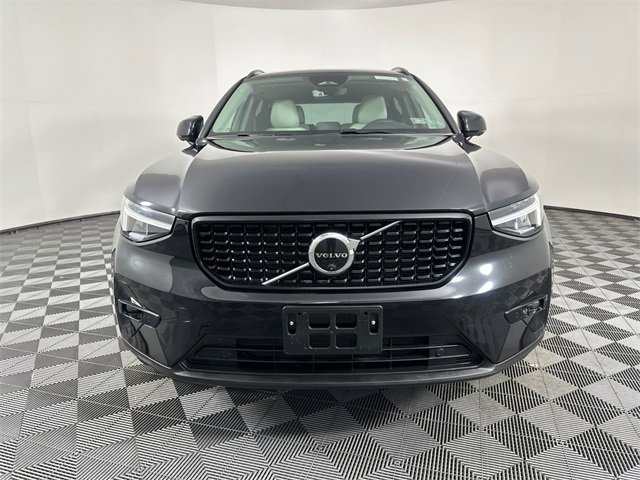 Used 2025 Volvo XC40 B5 Plus w/ Climate Package image 14