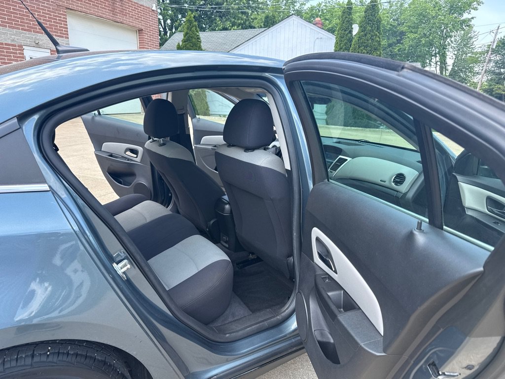 Used 2012 Chevrolet Cruze LS w/ Connectivity Package FWD image 13