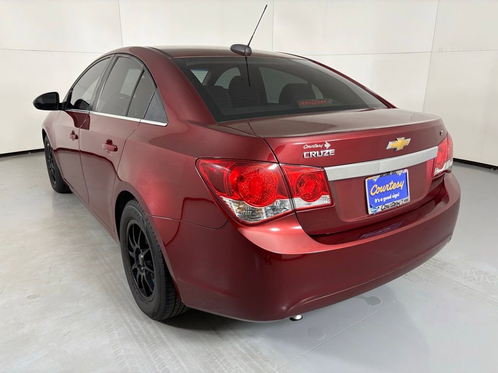 Used 2015 Chevrolet Cruze LT w/ Technology Package image 6