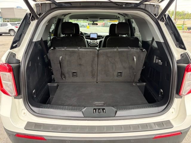 Used 2023 Ford Explorer XLT w/ Equipment Group 202A AWD/4WD image 34