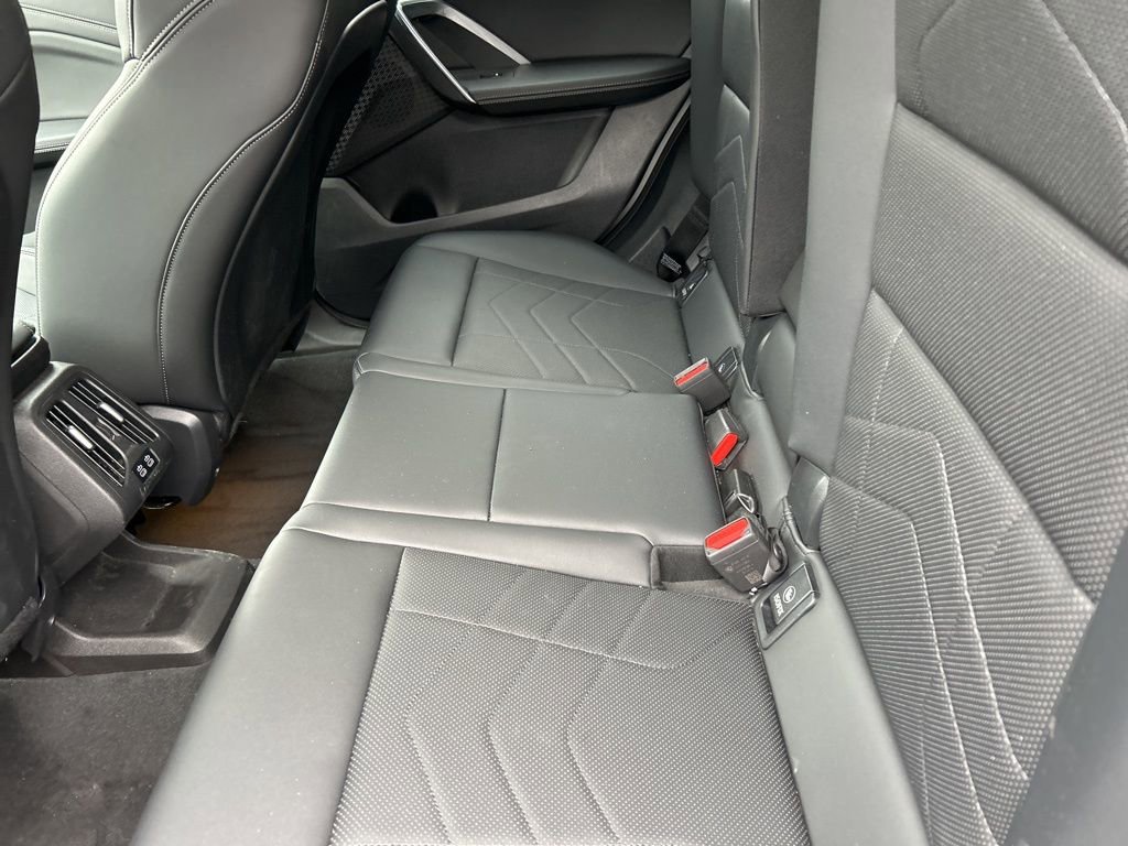 Used 2025 BMW X1 xDrive28i w/ Premium Package image 9
