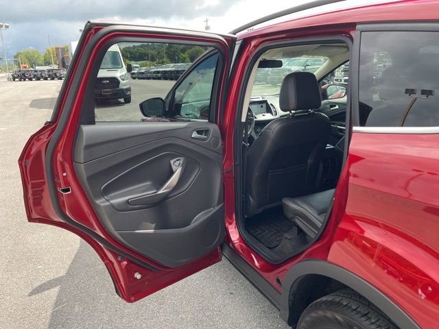 Used 2017 Ford Escape SE w/ SE Leather Comfort Package image 12