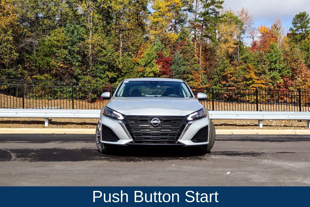 Used 2023 Nissan Altima 2.5 SL image 2