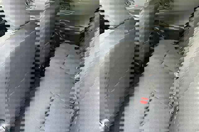 Used 2025 Toyota Prius LE FWD image 14