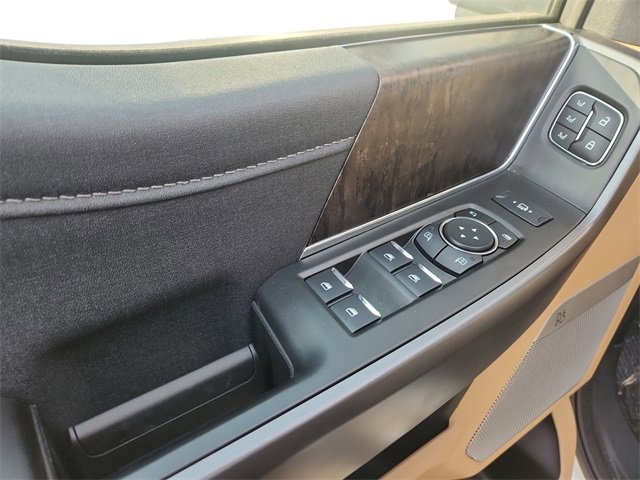 Certified 2025 Ford F250 Lariat w/ Chrome Package image 11