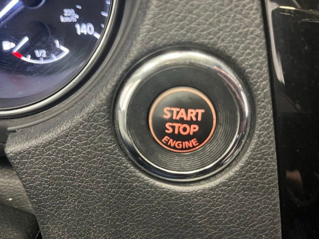 Used 2020 Nissan Rogue SL w/ Premium Package image 16