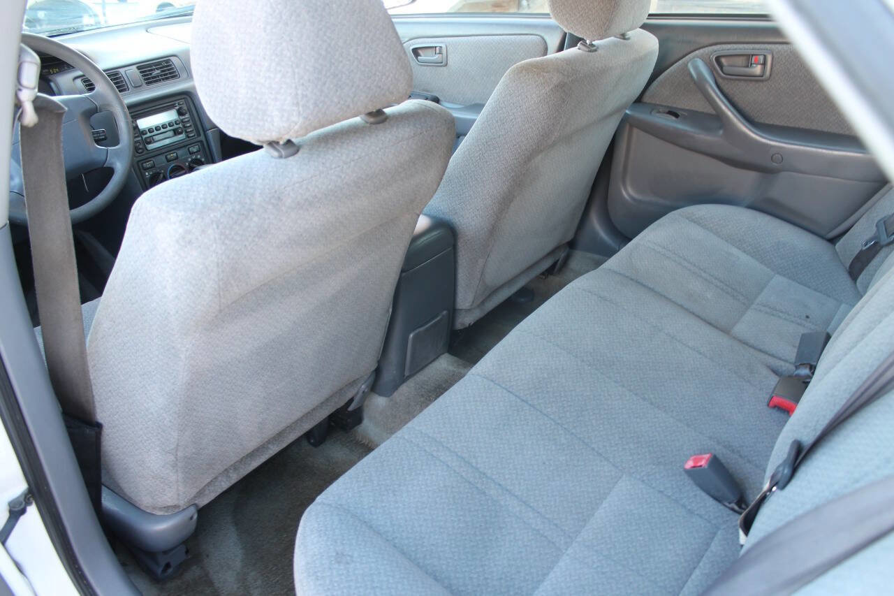 Used 2001 Toyota Camry LE FWD image 24