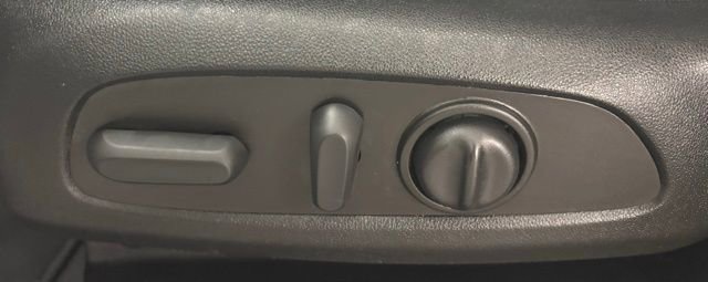 Used 2023 Chevrolet Traverse LT FWD image 21