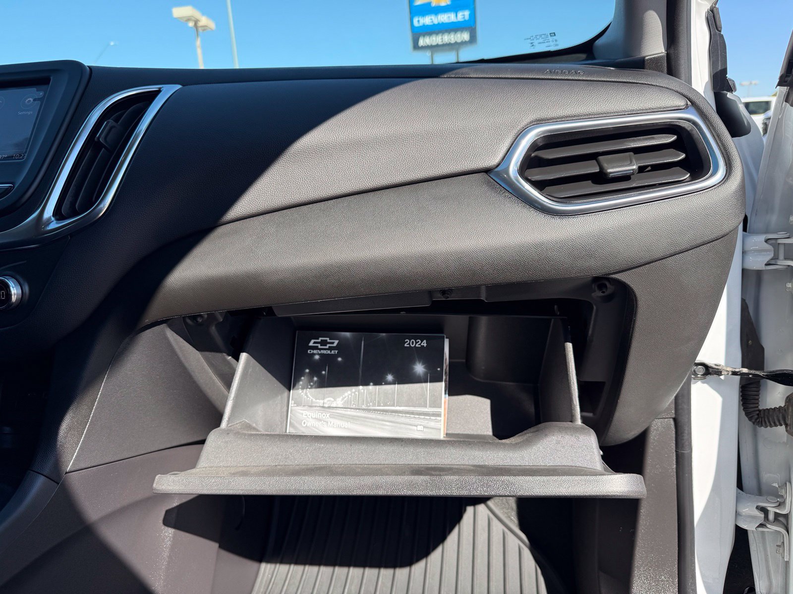 Certified 2024 Chevrolet Equinox LT FWD image 30