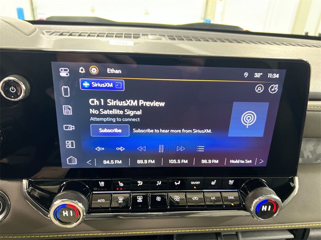 Used 2025 Chevrolet Colorado ZR2 w/ Technology Package image 13