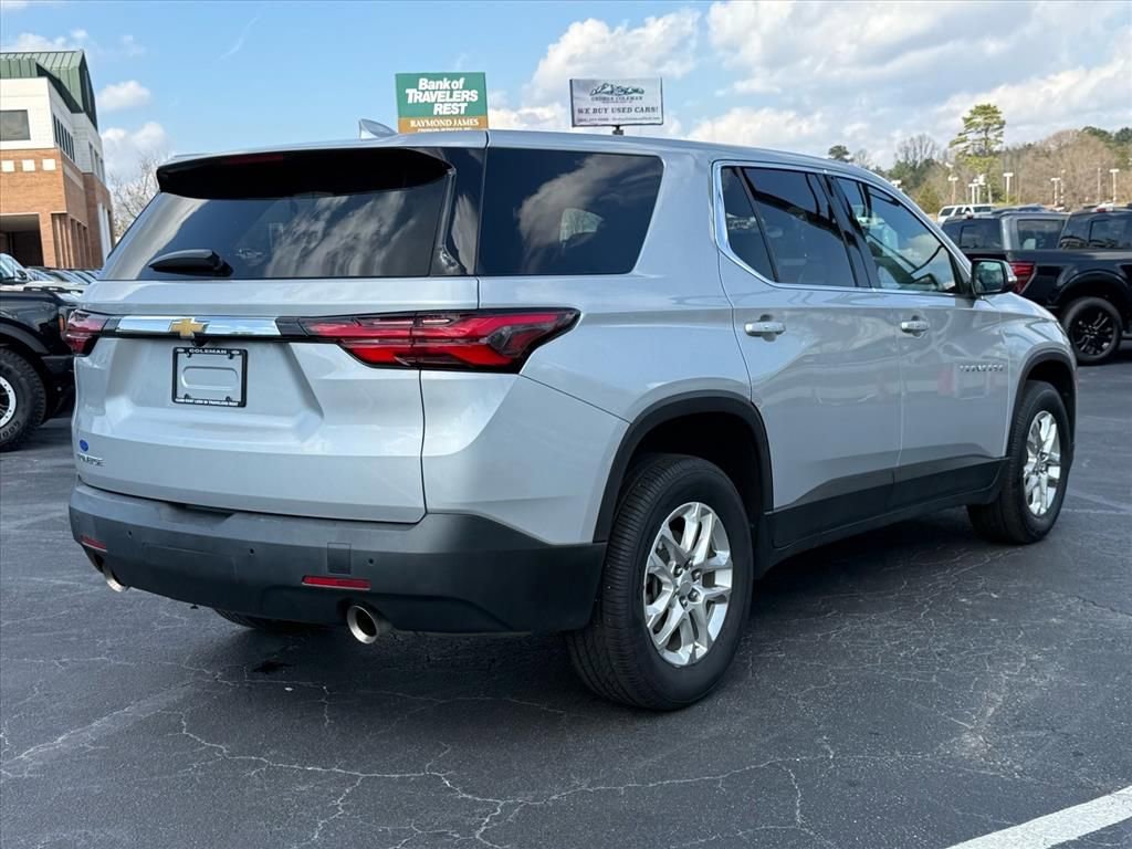 Used 2022 Chevrolet Traverse LS image 4