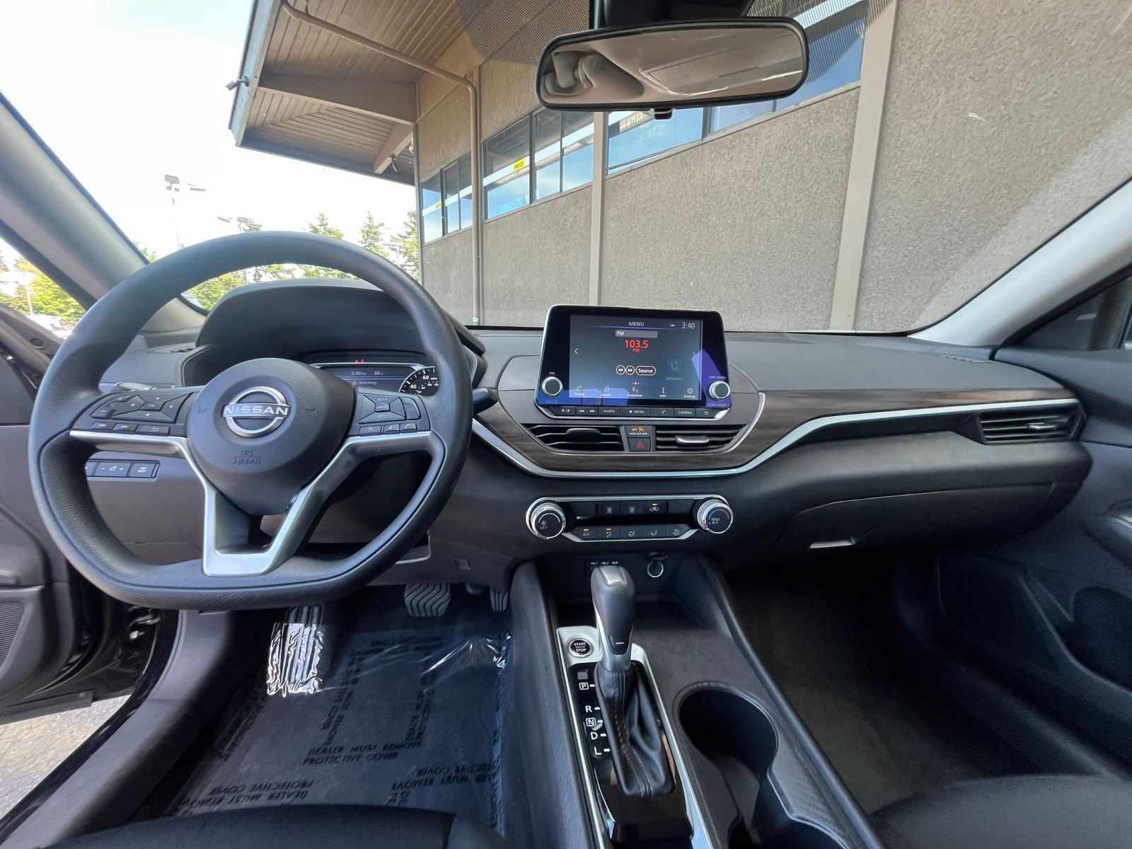 Used 2025 Nissan Altima 2.5 SV FWD image 29