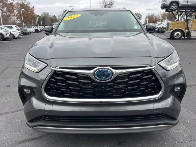 Used 2023 Toyota Highlander Platinum image 2