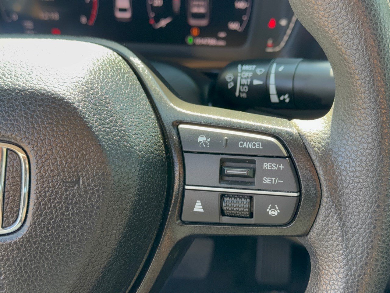 Used 2025 Honda Accord SE image 19