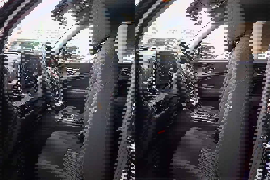 Used 2024 Kia Sportage LX image 18