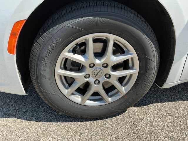 Used 2023 Chrysler Pacifica Touring FWD image 21