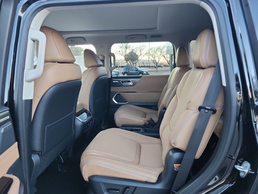 New 2026 INFINITI QX80 Luxe w/ Cargo Package image 11