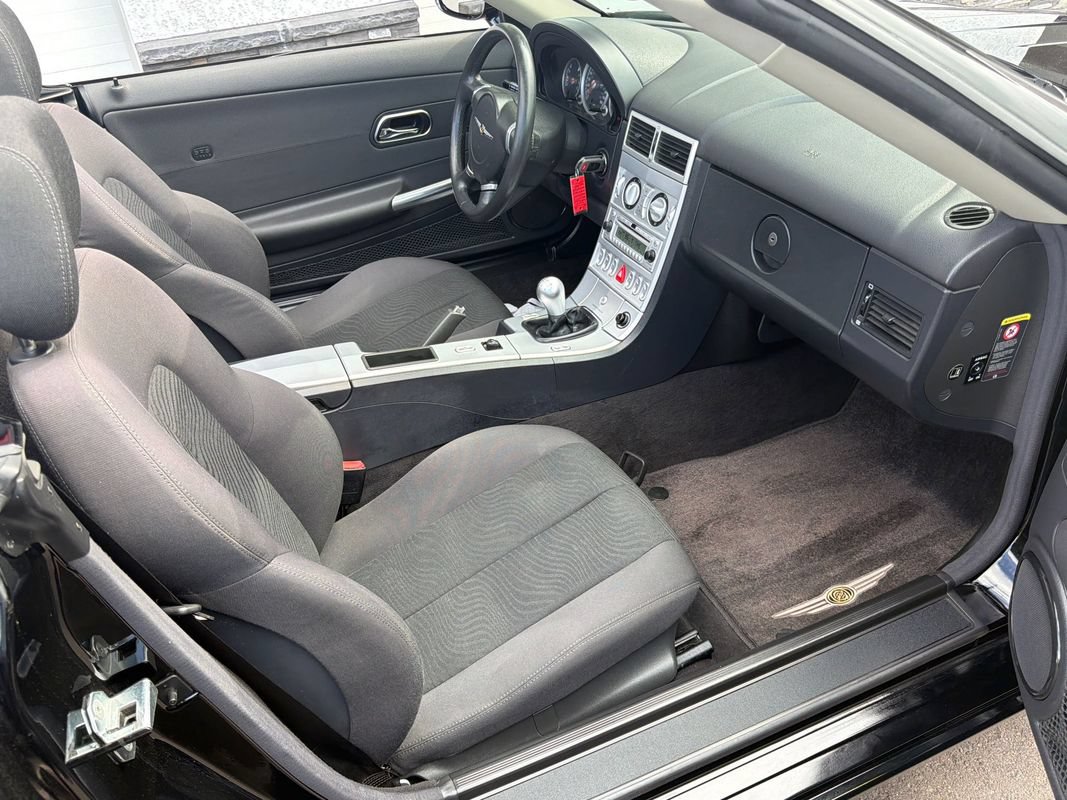 Used 2005 Chrysler Crossfire Convertible RWD image 10