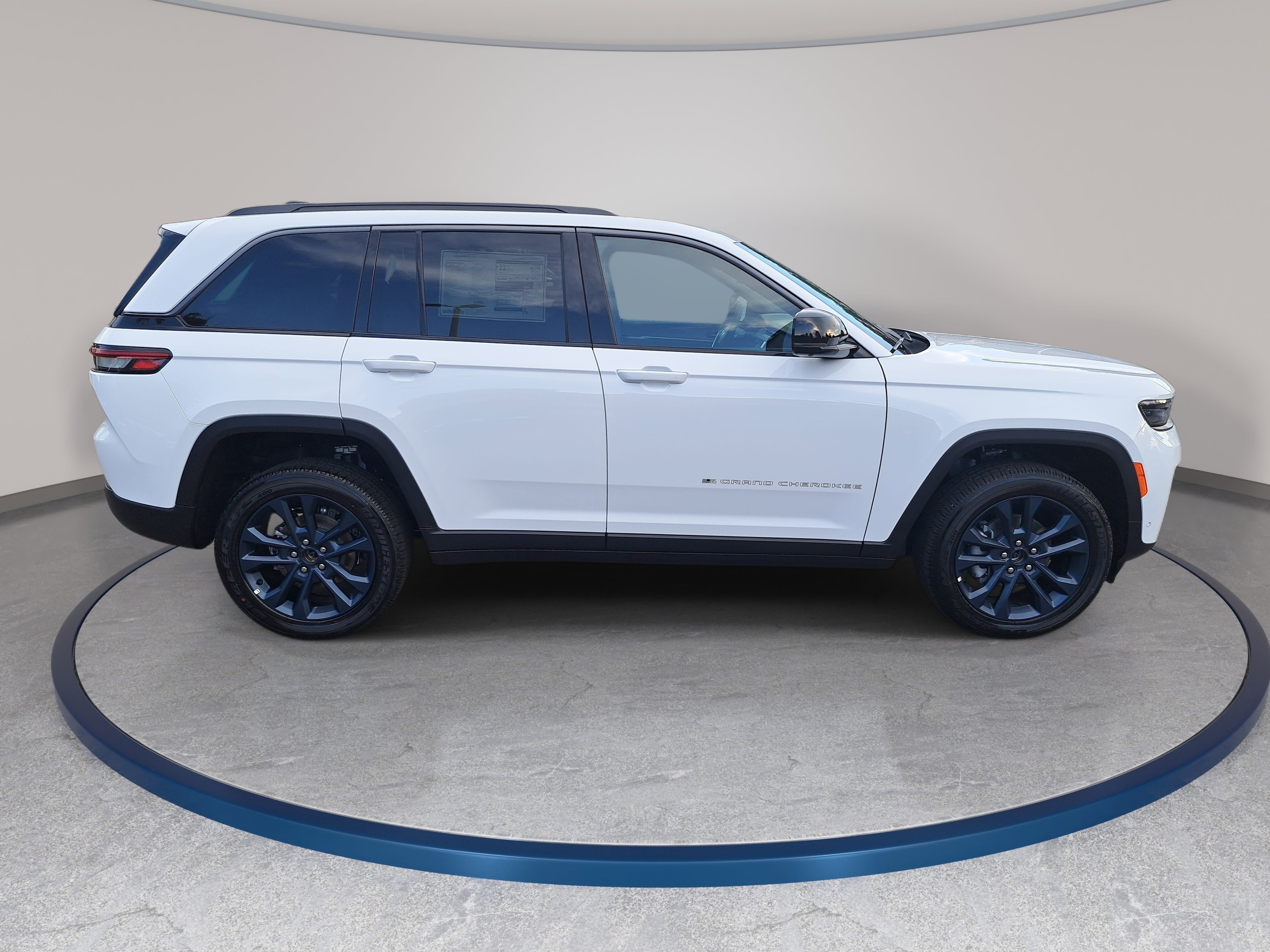 New 2026 Jeep Grand Cherokee Limited AWD/4WD image 4