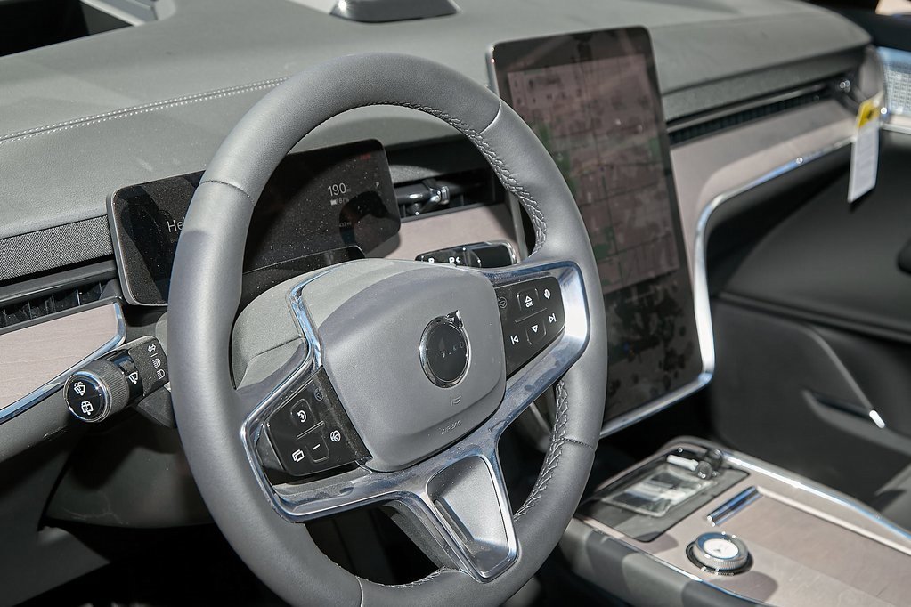 New 2025 Volvo EX90 Ultra image 13