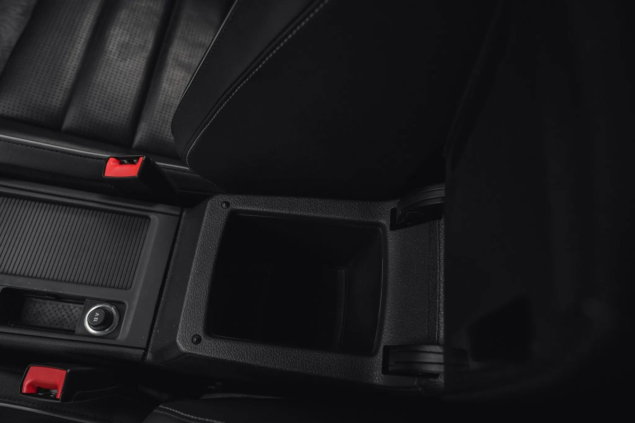 Used 2018 Volkswagen Golf R 4-Door image 61